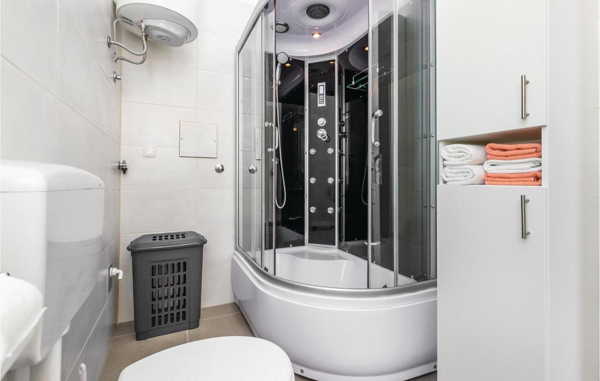 Amazing Apartment In Rijeka With Wifi Kültér fotó