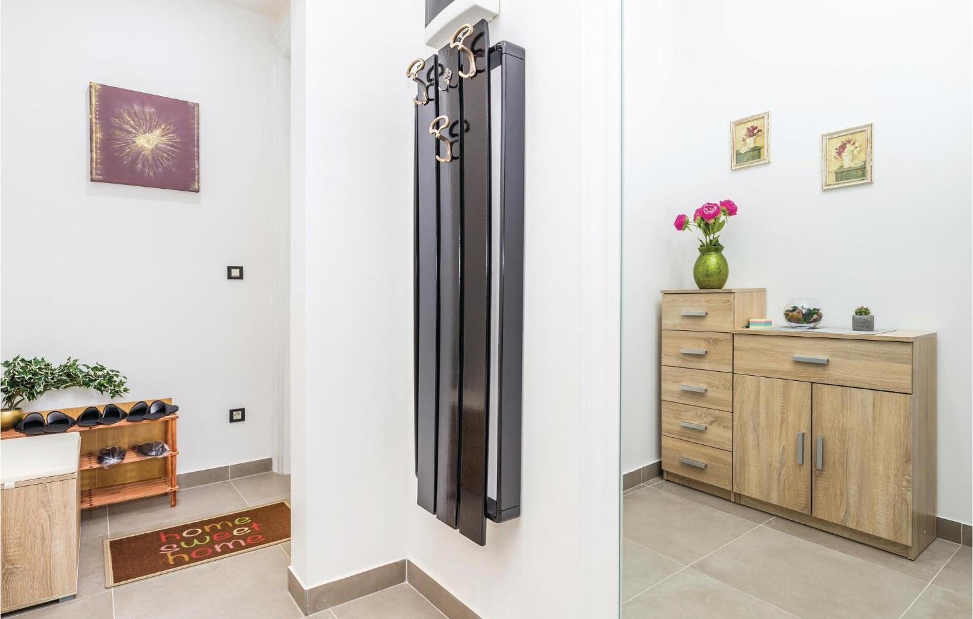 Amazing Apartment In Rijeka With Wifi Kültér fotó