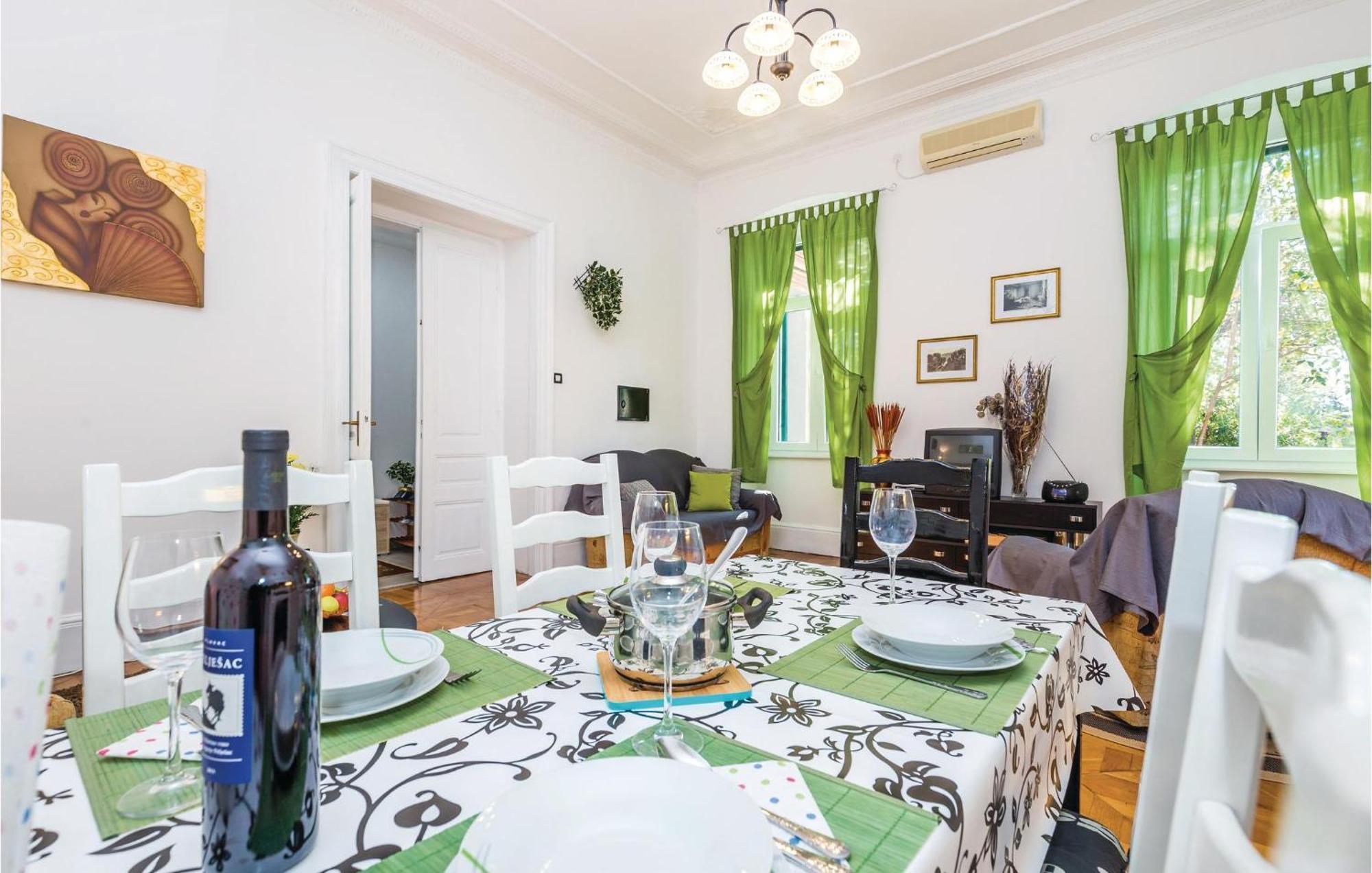 Amazing Apartment In Rijeka With Wifi Kültér fotó