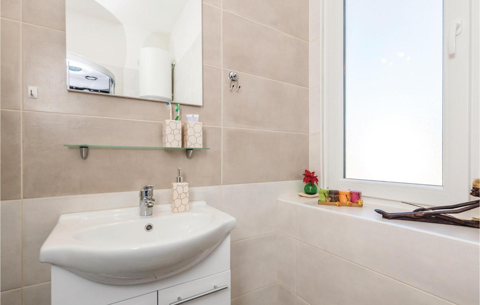 Amazing Apartment In Rijeka With Wifi Kültér fotó