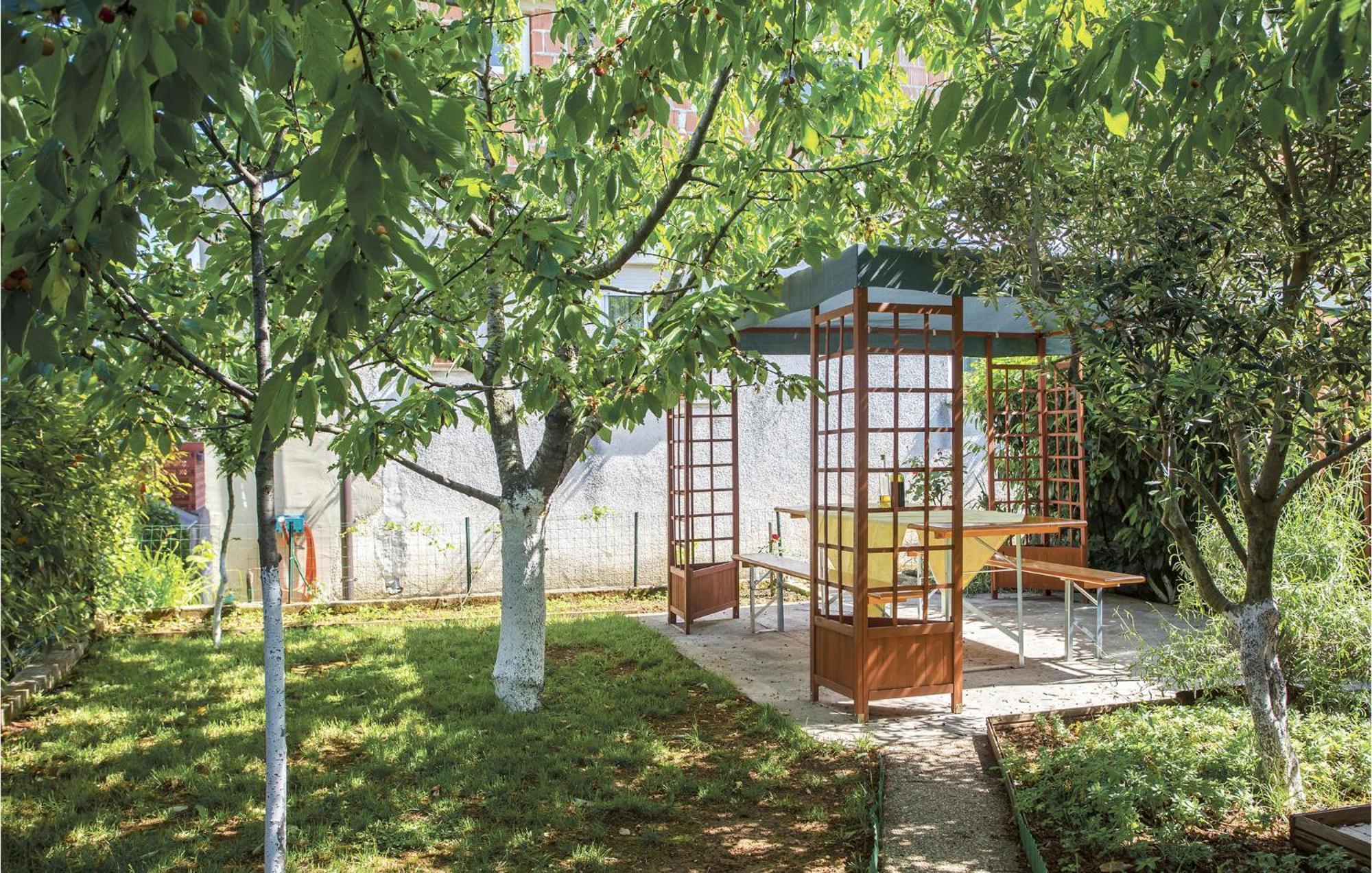Amazing Apartment In Rijeka With Wifi Kültér fotó